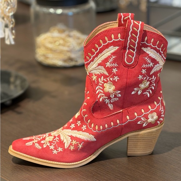 Mi.iM Red Embroidered Suede Western Ankle Boots - Picture 2 of 3